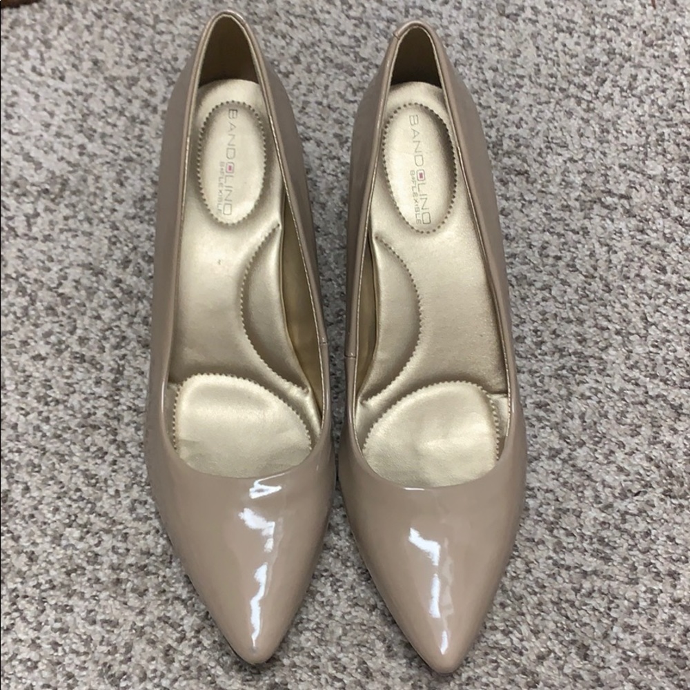 Nude 1.5 inch heel. New condition.